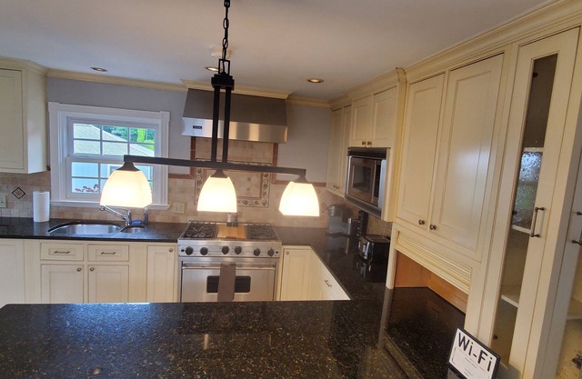 Historic 3 bed with roof deck