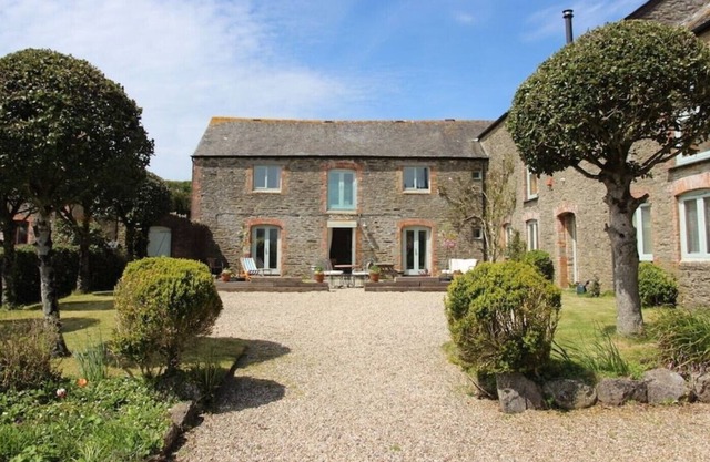 Historic Barn - Peaceful Rural Retreat - Beaches Close - Sea View - Dog Friendly