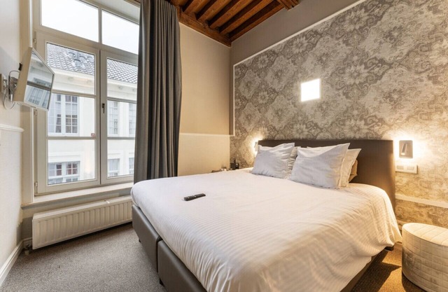 Historic Bruges Room – 5-Min Walk to Main Square.