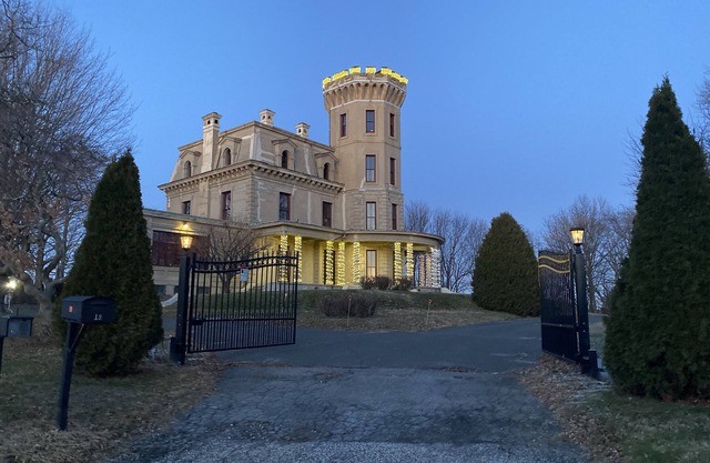 Historic Castle 1876 13 Mins to Wing Foot cc border of GREENWICH and New York