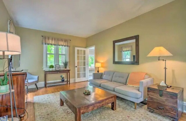 Historic Charles Town Home. Centrally Located