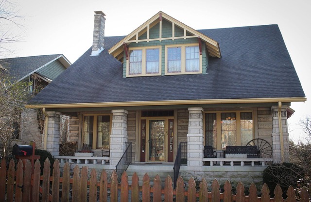 Historic Charmer Walk-able to Belmont University & 12 South Neighborhood