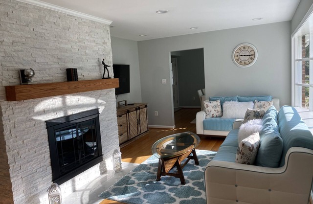 Historic District,Entire upstairs