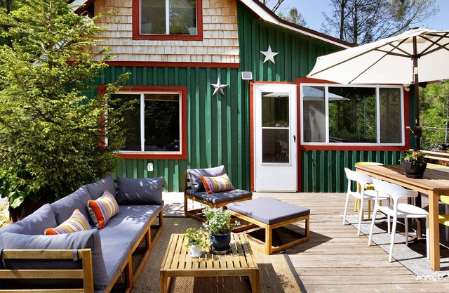 Historic, handcrafted cabin, close to Phoenicia+Woodstock, 8 creekside acres