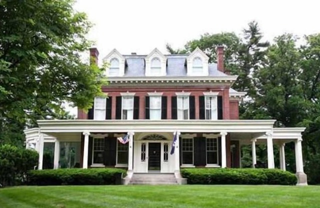 Historic Highlands Mansion -- in the best part of the city