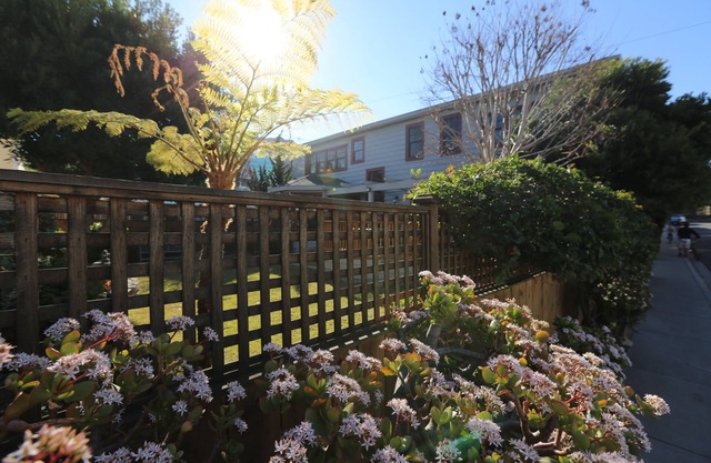 Historic house with modern comforts and large deck and garden close to the beach