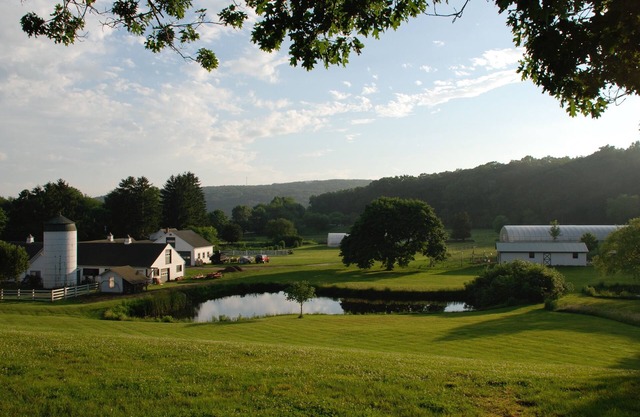 Historic Inn on a 100 Acre Organic Farm with Lake, Private Pool & Gourmet Food