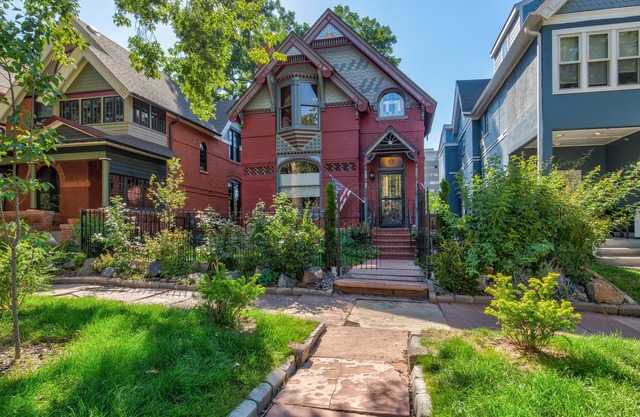 Historic Landmark Home in Downtown Denver – Walk to Concerts, Dining, and More!n
