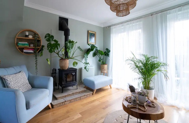 Historic Malmesbury | Delightful home with parking