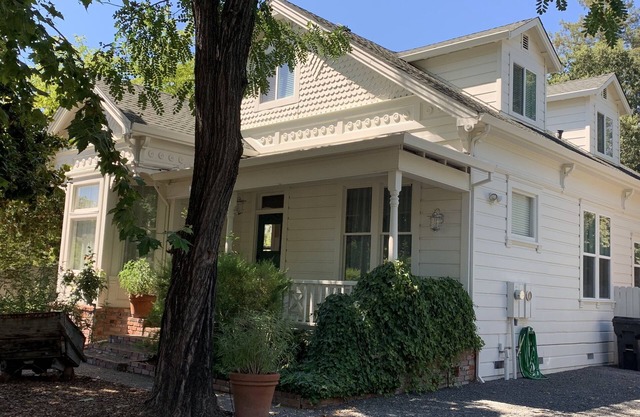 Historic Queen Anne Victorian in the Heart of Windsor
