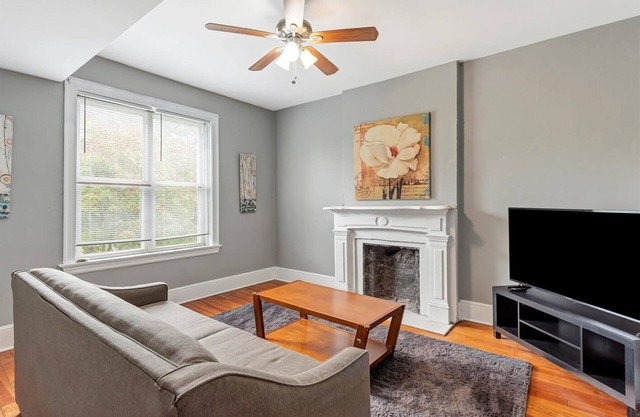 Historic Second Floor Unit in STL - 5 Bedrooms