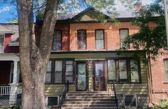 Historic Worker's Cottage with Vintage Charm Monthly Rental