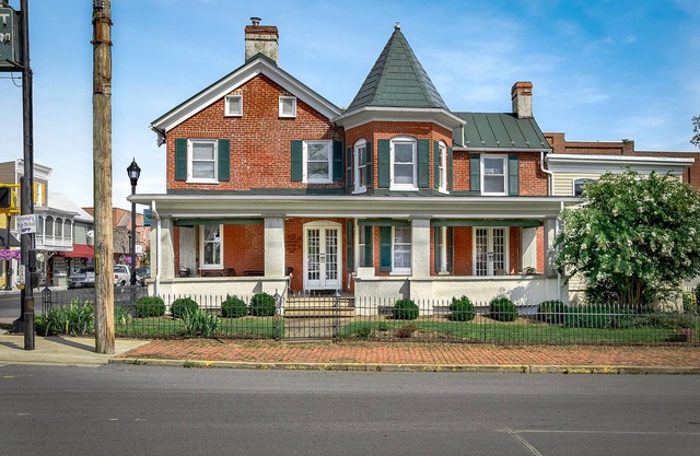 Historical and Spacious House in the Center of Small Town Life