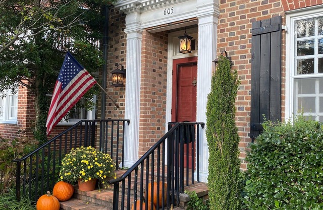 History Filled Bed & Breakfast in Downtown Williamsburg
