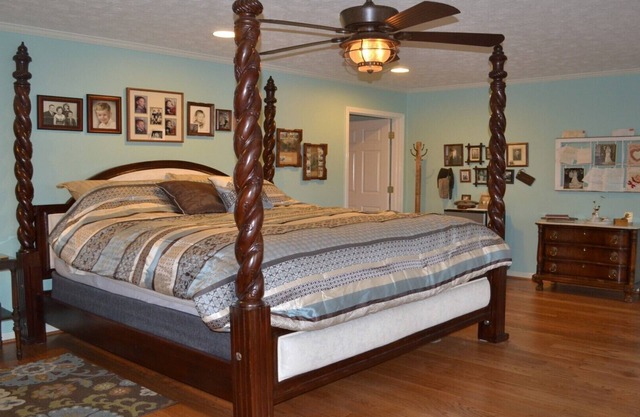 History Room in Paradise Bed and Breakfast on Lake Martin