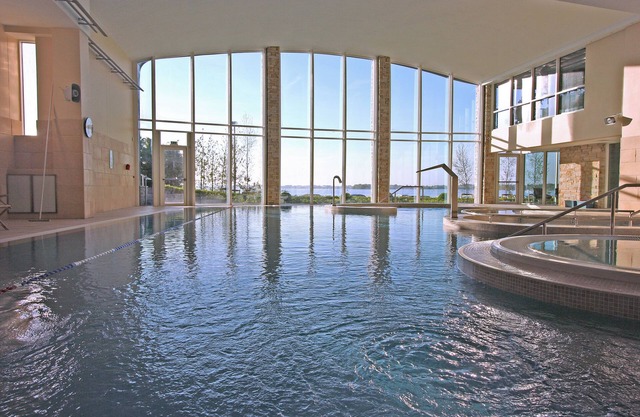 Hodson Bay Hotel