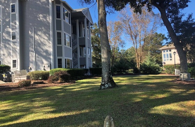 Holden Hideaway - Lockwood Folly Golf Course!