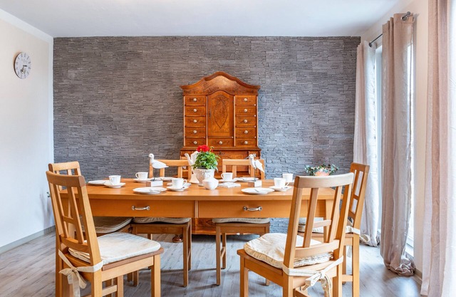 Holiday Apartment 'Watt'n Leben' with Shared Garden and Wi-Fi