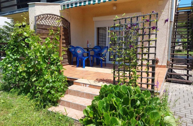 Holiday apartment 300 m from Lake Balaton with air conditioning