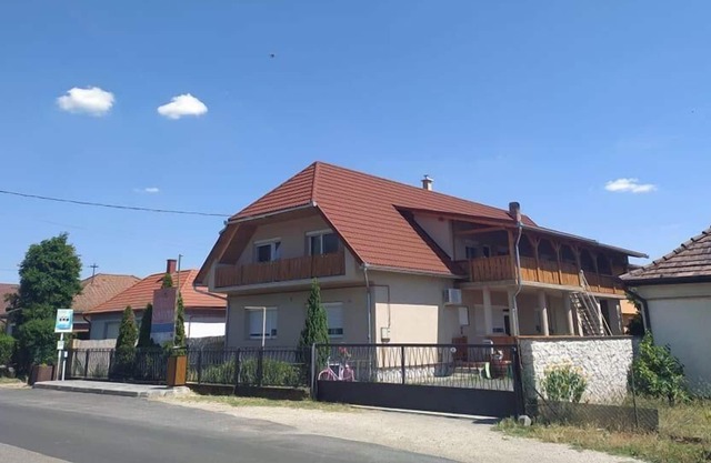 Holiday apartment Balatonfenyves for 6 - 8 persons with 3 bedrooms - Holiday house
