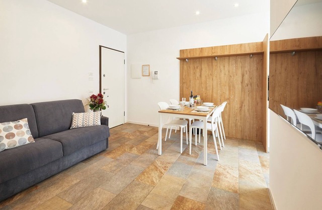 Holiday Apartment "Iris" close to Lake Garda with Wi-Fi & Garden
