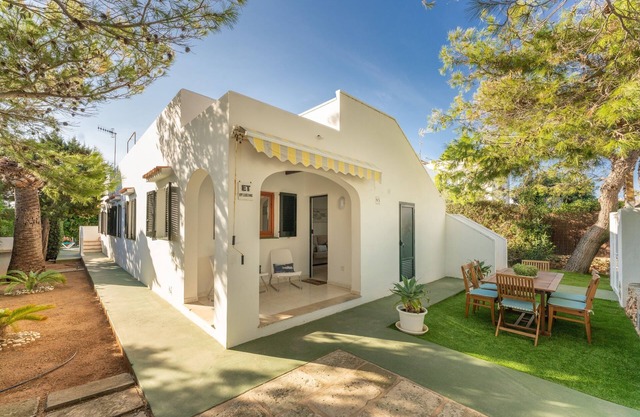 Holiday Apartment “Apartamento Delfín 1” with Pool, Terrace & WiFi; Parking Available in the Street
