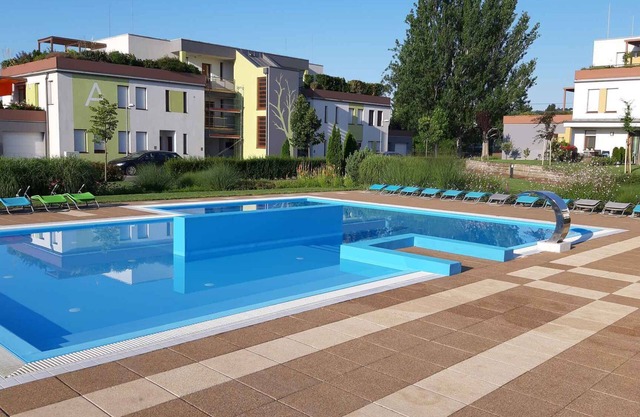 Holiday apartment overlooking the lake and pool