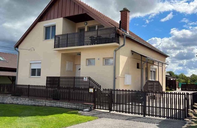 Holiday apartment with beautiful garden and gazebo