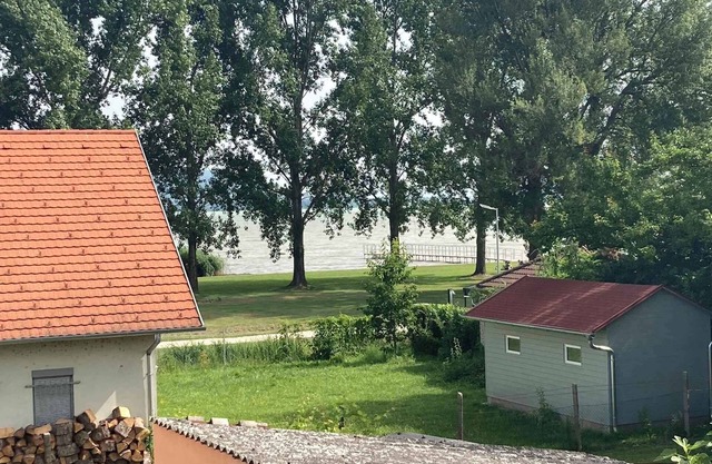 Holiday apartment only 60 metres to the beach