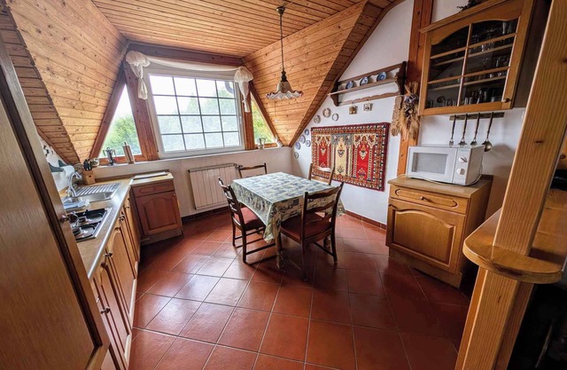 Holiday apartment with large garden, Wi-Fi and air conditioning