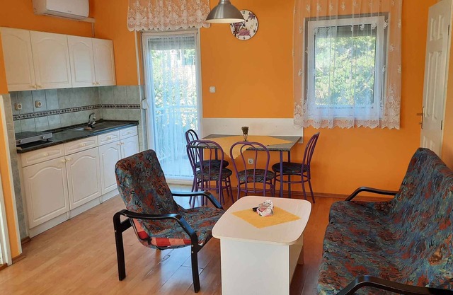 Holiday apartment in a quiet street near the city center
