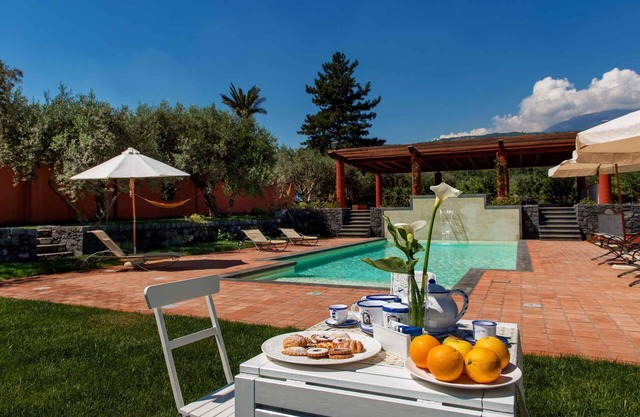 Holiday apartment with internet, garden and outdoor pool