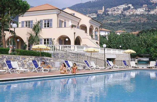 Holiday apartment with Pool and Internet