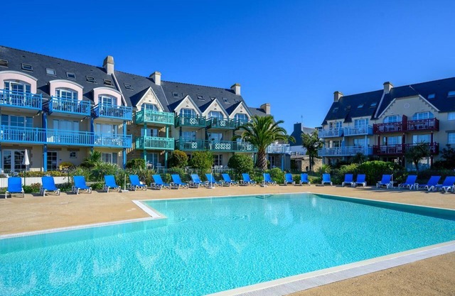 Holiday Apartment "L'Eclose Cap Marine" with Sea View, Shared Heated Pool & Wi-Fi