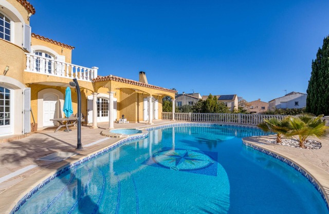 Holiday Apartment 'Madrague St Vincent B' with Balcony, Shared Pool and Wi-Fi