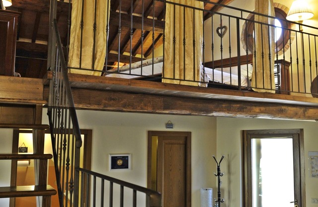 Holiday Apartment Michelangelo - ex restored barn in the historic center