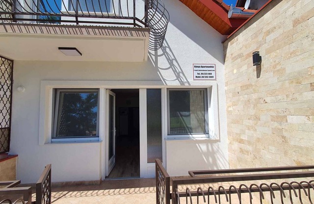 Holiday apartment right on Lake Balaton and on the beach promenade with a lake view
