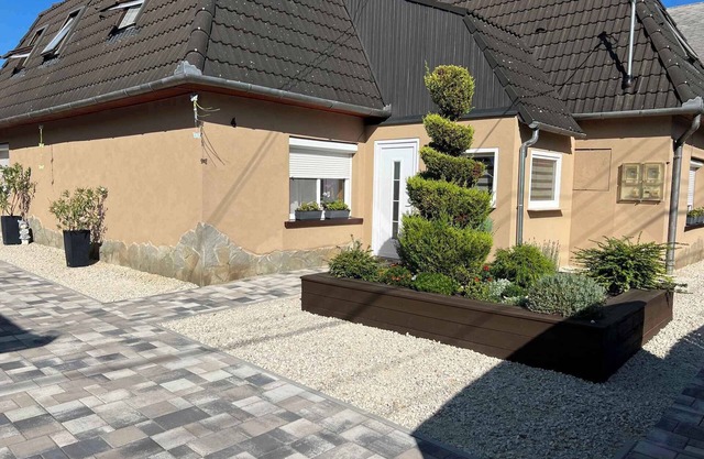Holiday apartment with garden, barbecue and children's playground in a quiet location