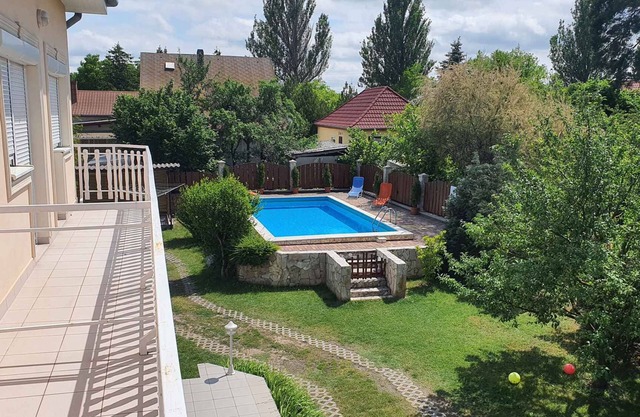 Holiday apartment with Pool and Internet