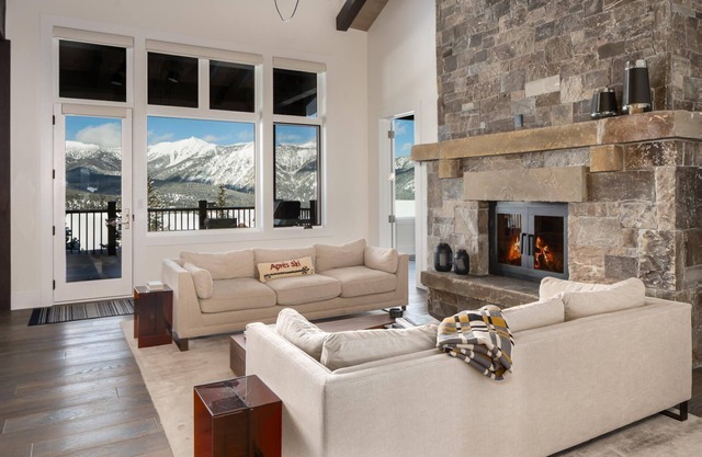 Holiday Availability! Ultra Luxe Townhome in Spanish Peaks. Amazing Views!