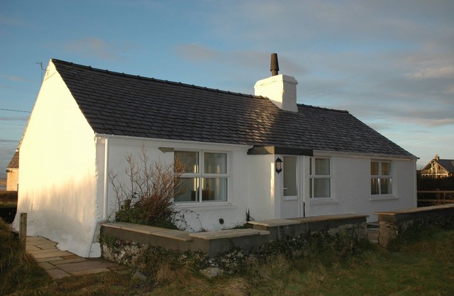 Holiday Beach Cottage In Rhosneigr Anglesey