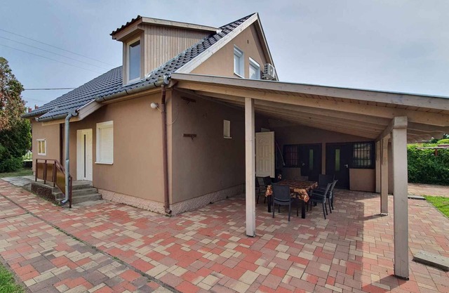 Holiday home 500 m from the beach