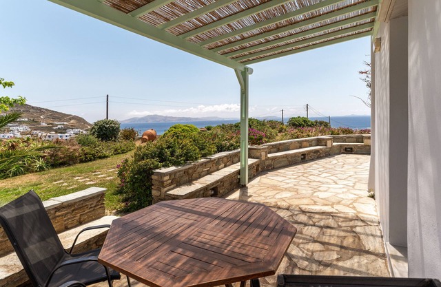 Holiday Home 'Anemologio 101 Tinos' with Sea View, Wi-Fi and Air Conditioning