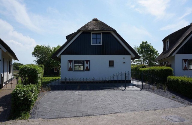Holiday home Buitenplaats 21 in Callantsoog. Suitable for 6 people with 3 bedrooms.