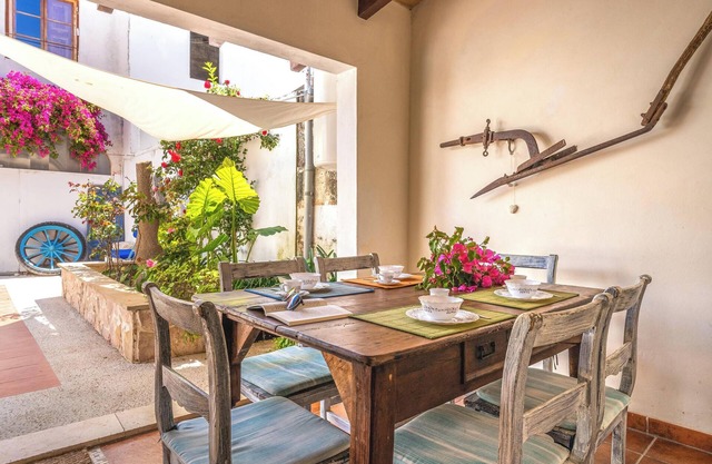 Holiday Home Ca Sa Cristeta de Sescola with Pool, Wi-Fi, Terrace and Garden