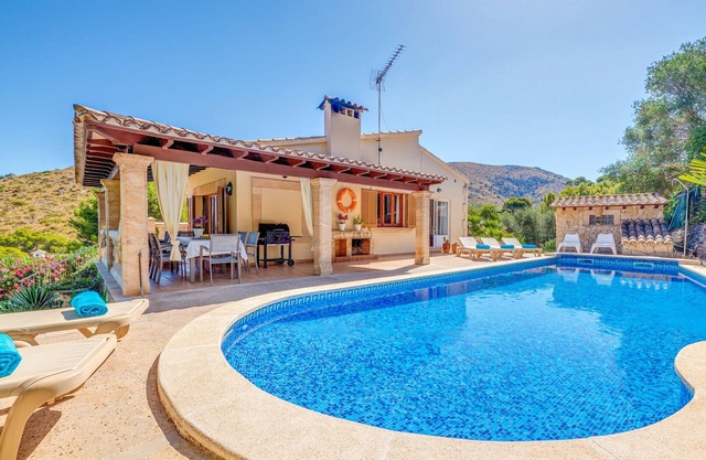 Holiday Home "Casa Malva" Near the Coast with Pool, Terrace & Mountain View
