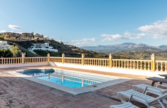 Holiday Home 'Casa Maria' with Lake View, Private Pool and Wi-Fi