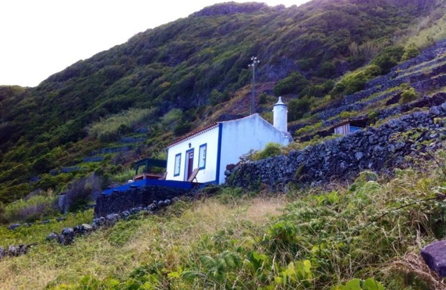 Holiday Home 'Casa Da Fajãnzinha' with Sea View, Private Terrace and Wi-Fi