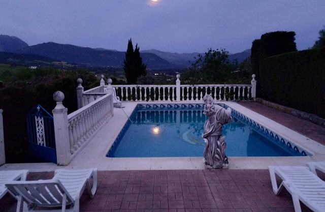 Holiday Home El Parque de Isabel with Mountain View, Pool, Garden & Wi-Fi
