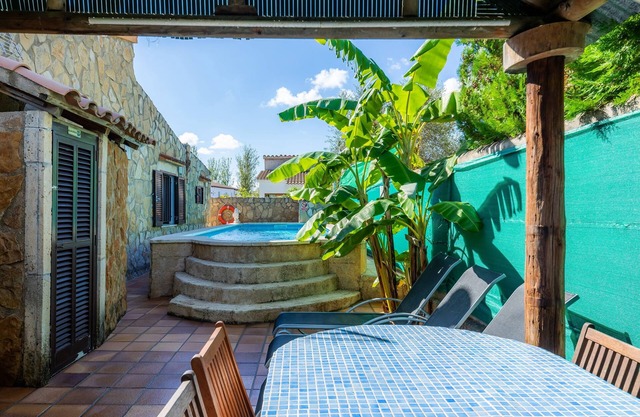Holiday Home ’Casa Paqui Alcudia’ with Wi-Fi, Garden, Terraces & Pool